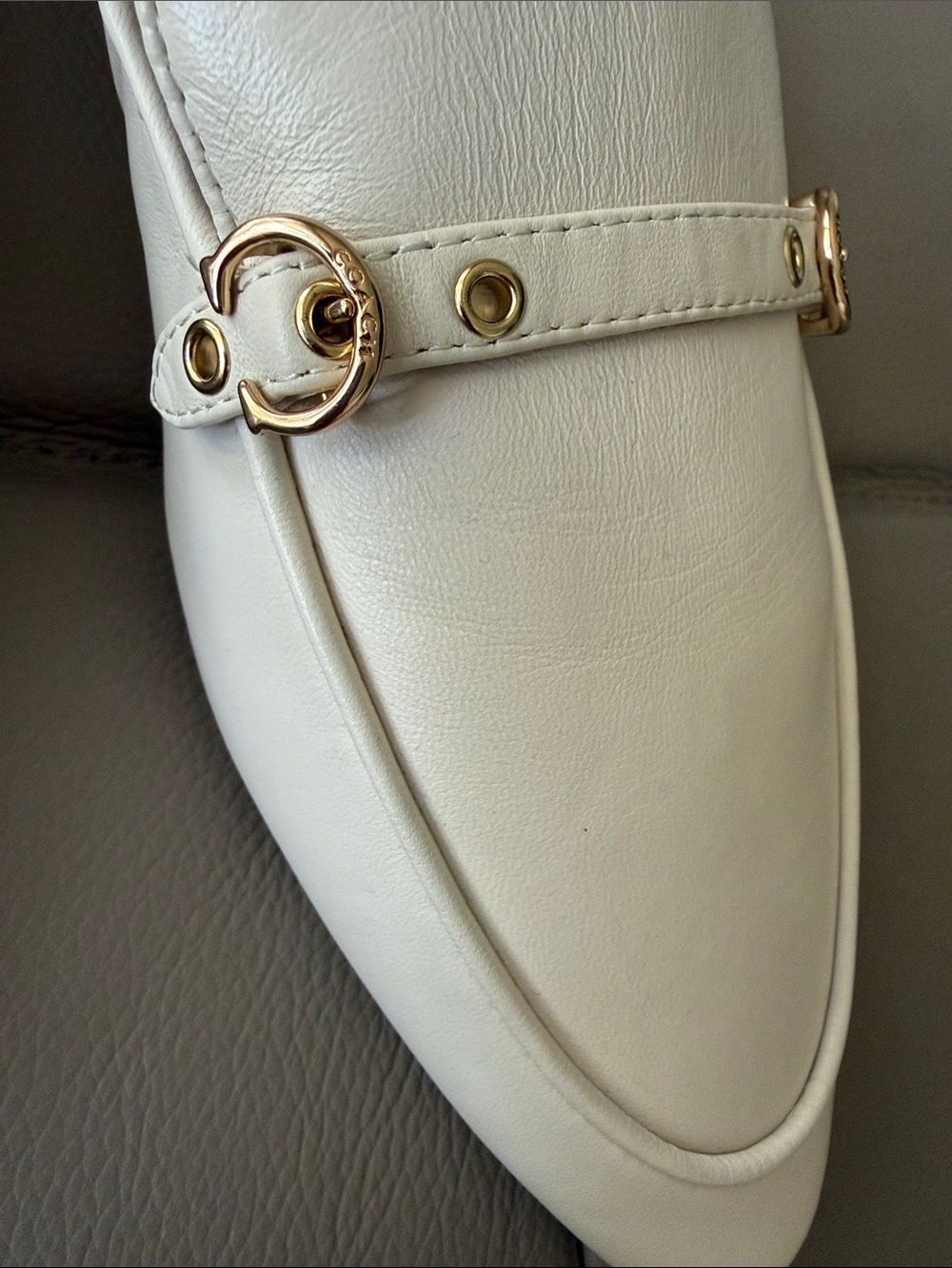 New Coach Cream Leather Slip-On Mule with Gold Hardware size 10 - Picture 3 of 10